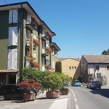 Albergo Alla Rocca ガルダ エクステリア 写真