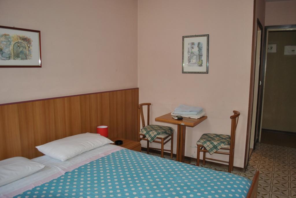 Albergo Alla Rocca ガルダ 部屋 写真
