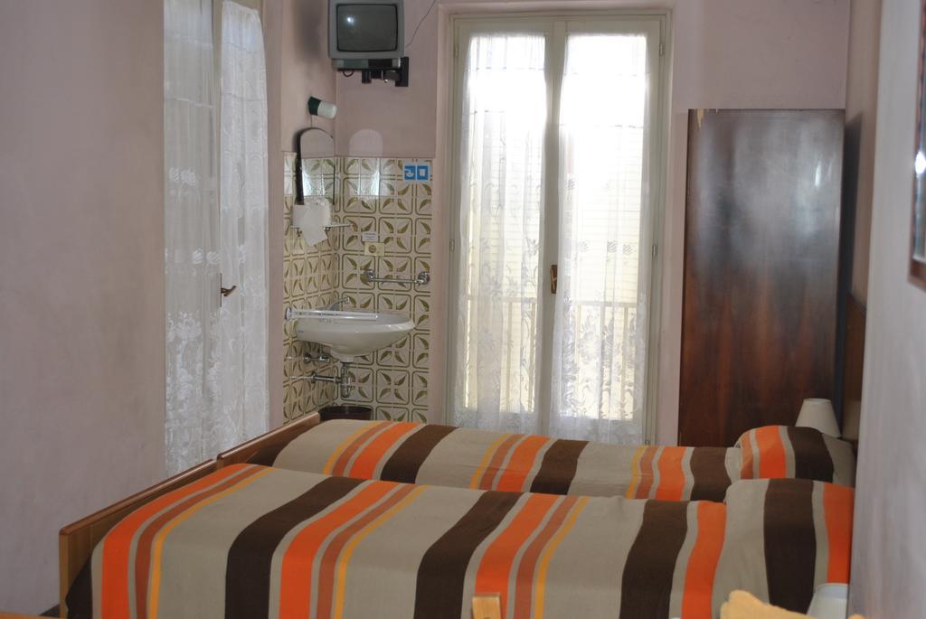 Albergo Alla Rocca ガルダ 部屋 写真