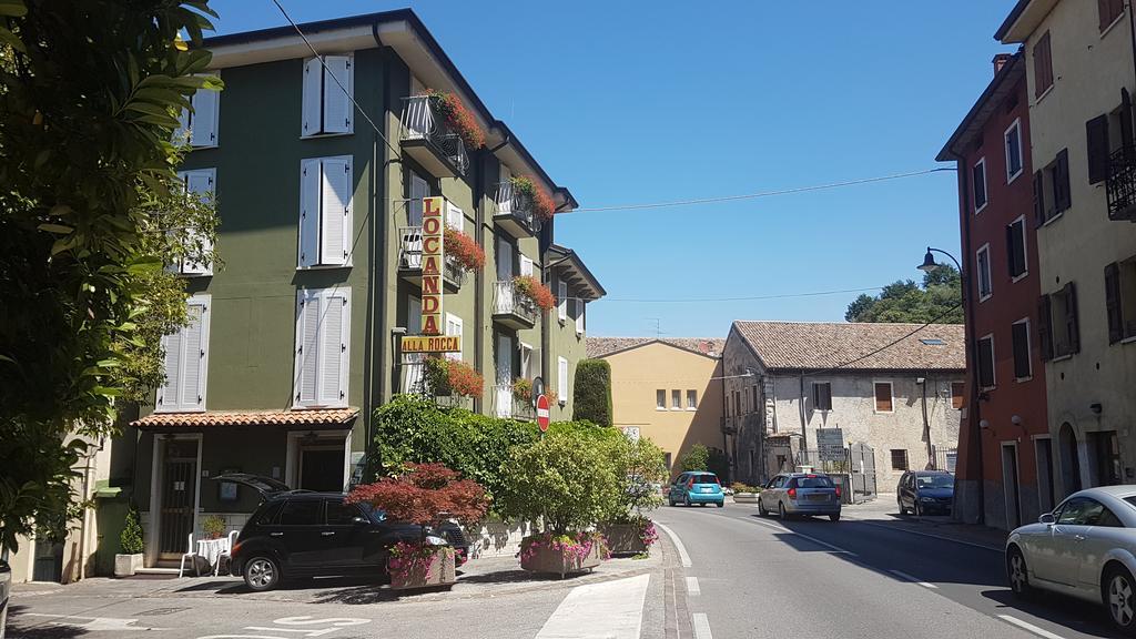 Albergo Alla Rocca ガルダ エクステリア 写真